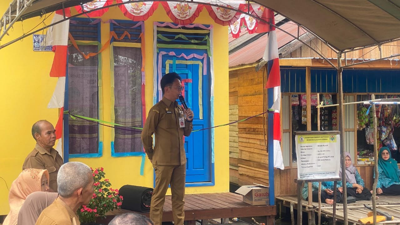 Kadis Kominfo Barito Kuala Resmikan Satu Unit Rehab Rumah